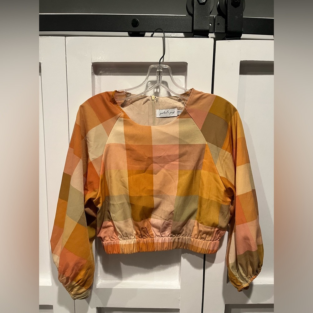 Petal & Pup brand cropped top